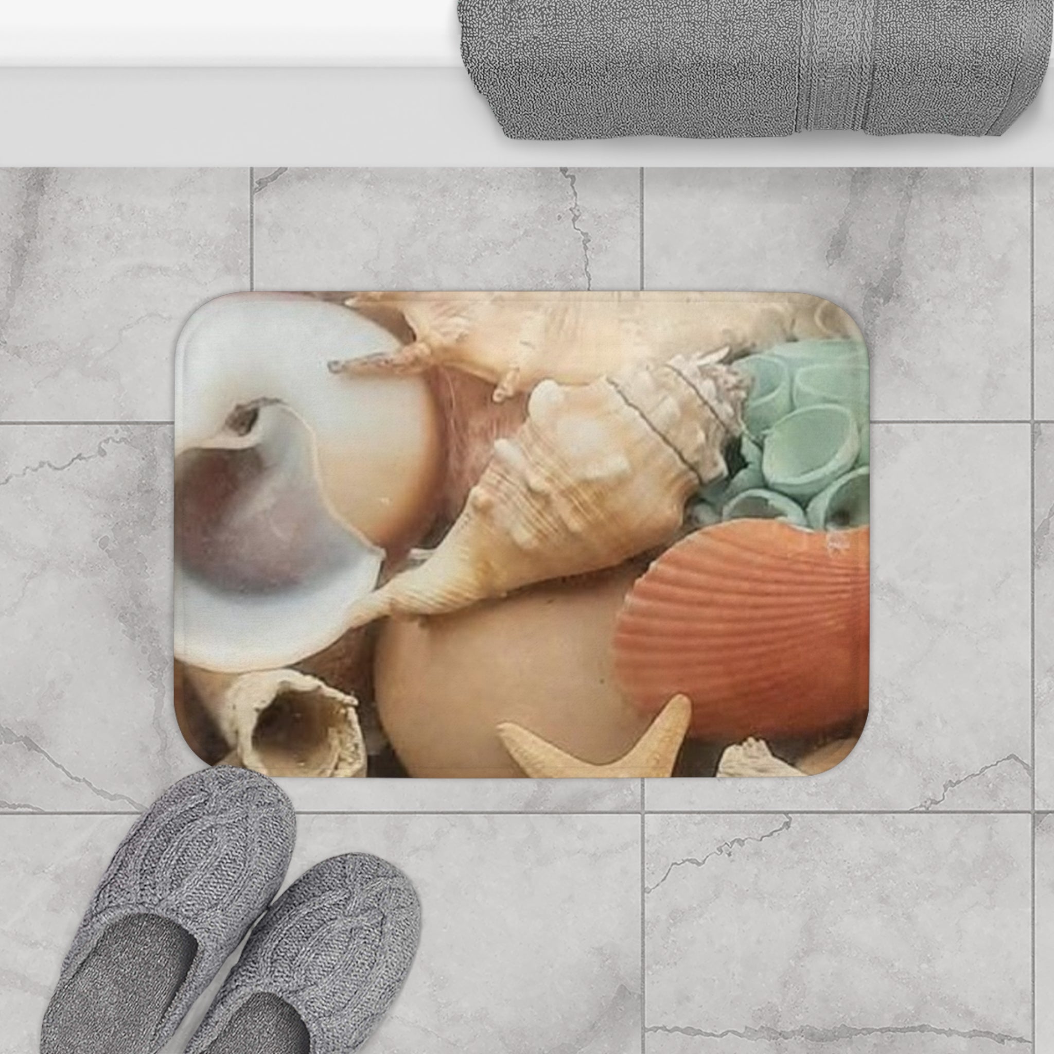 Seashell Beach Bath Mat — Nautical Coastal Bathroom Rug