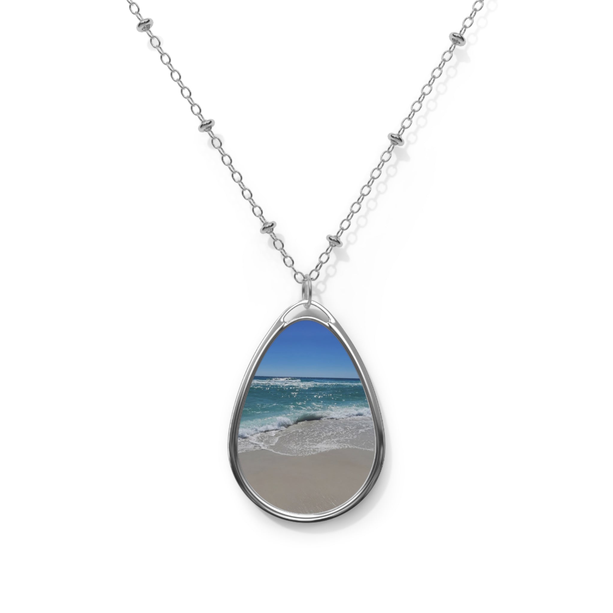 Beach-Themed Oval Necklace – Ocean Wave Pendant