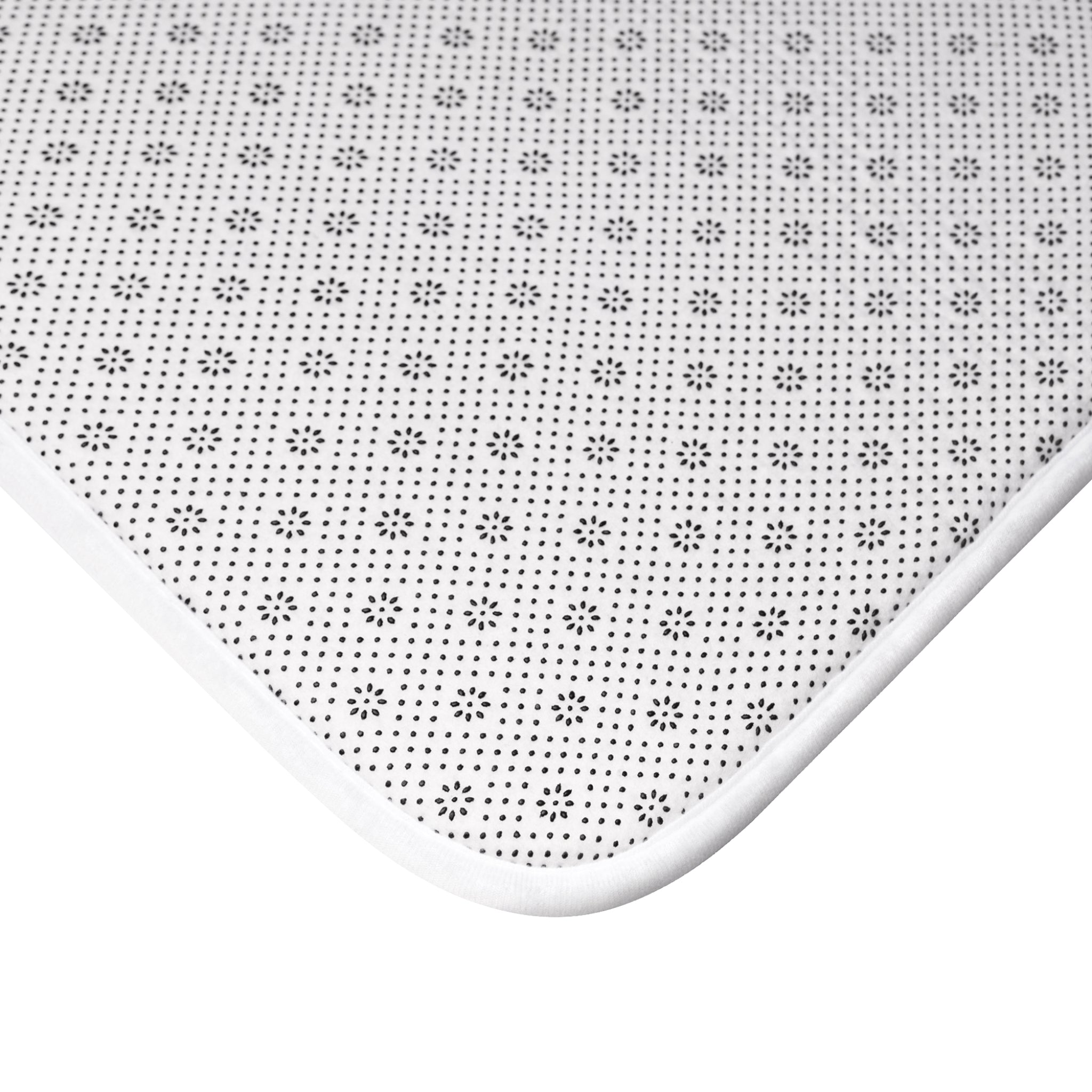 Floral Daisies Bath Mat — Bright Spring Bouquet Bathroom Rug